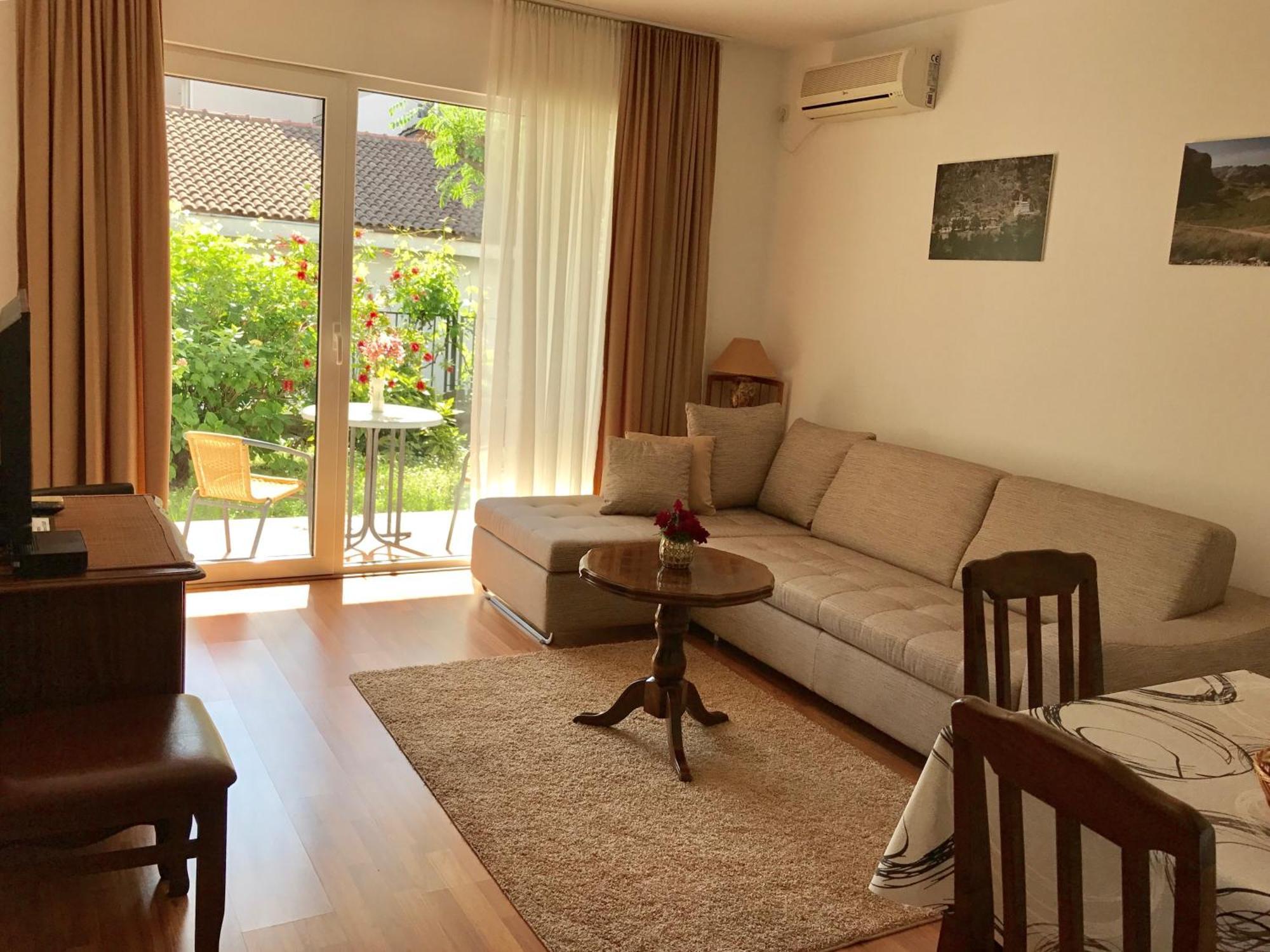 Apartments Luka Budva Luaran gambar