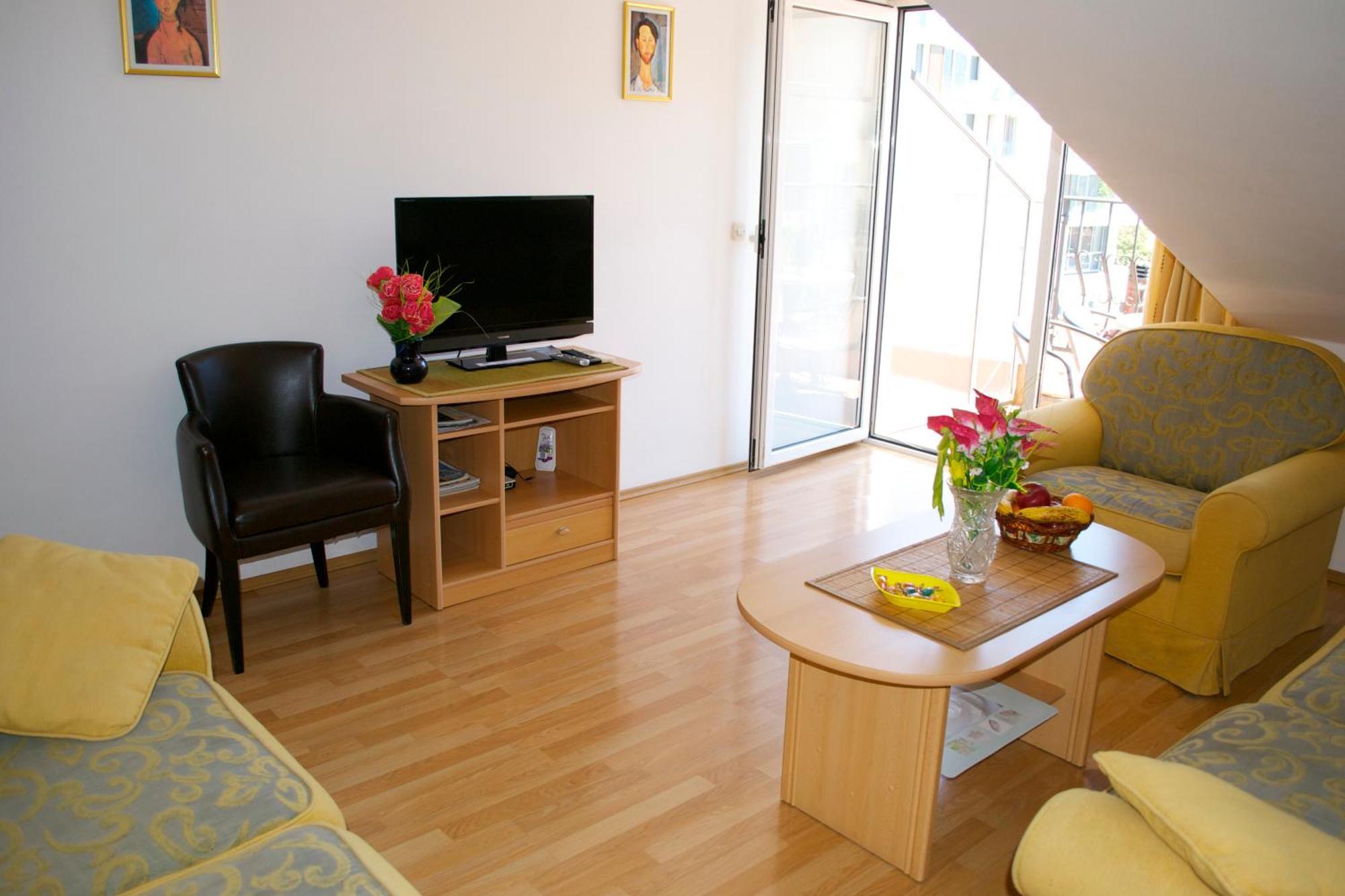 Apartments Luka Budva Luaran gambar