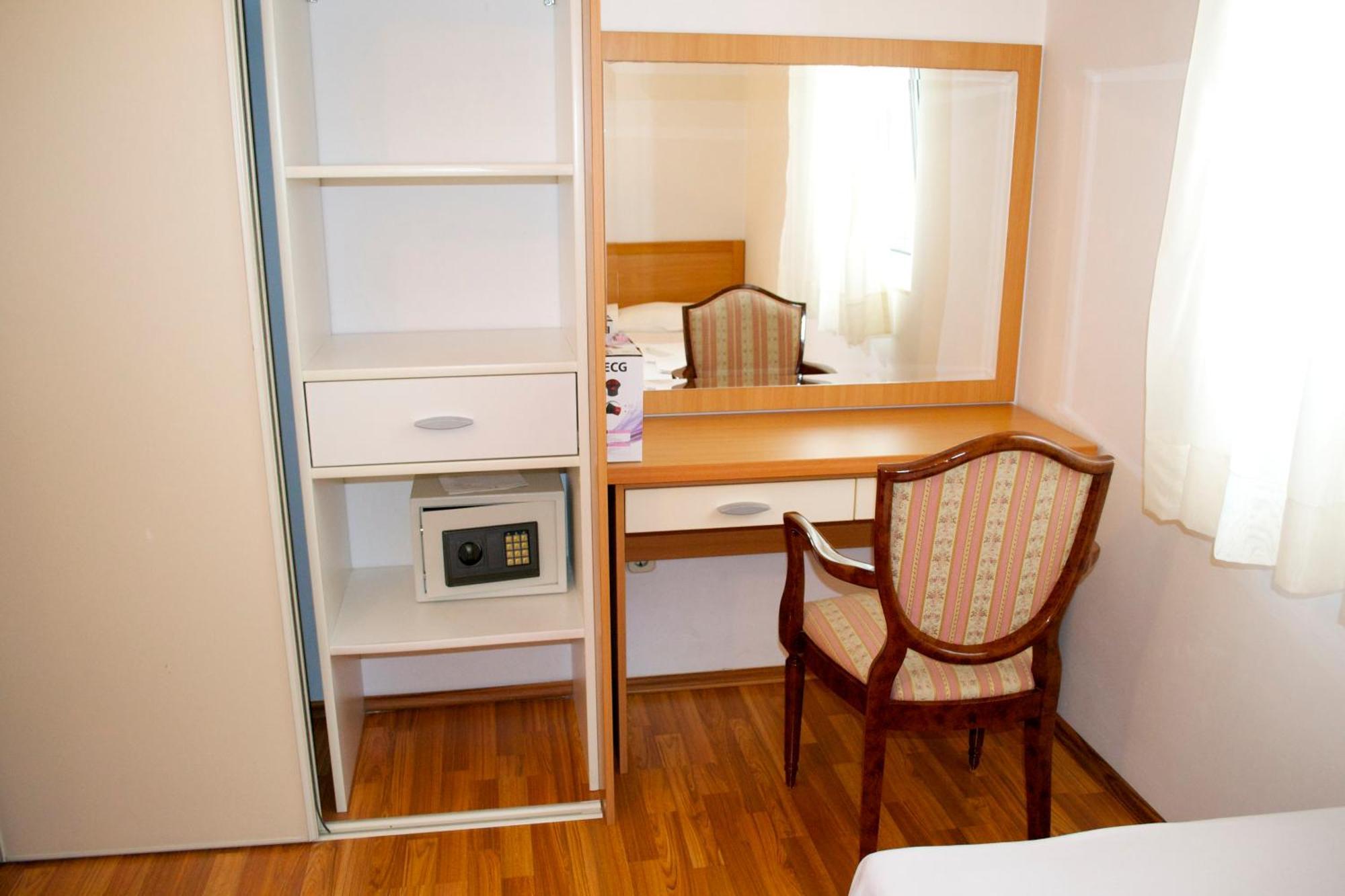 Apartments Luka Budva Luaran gambar