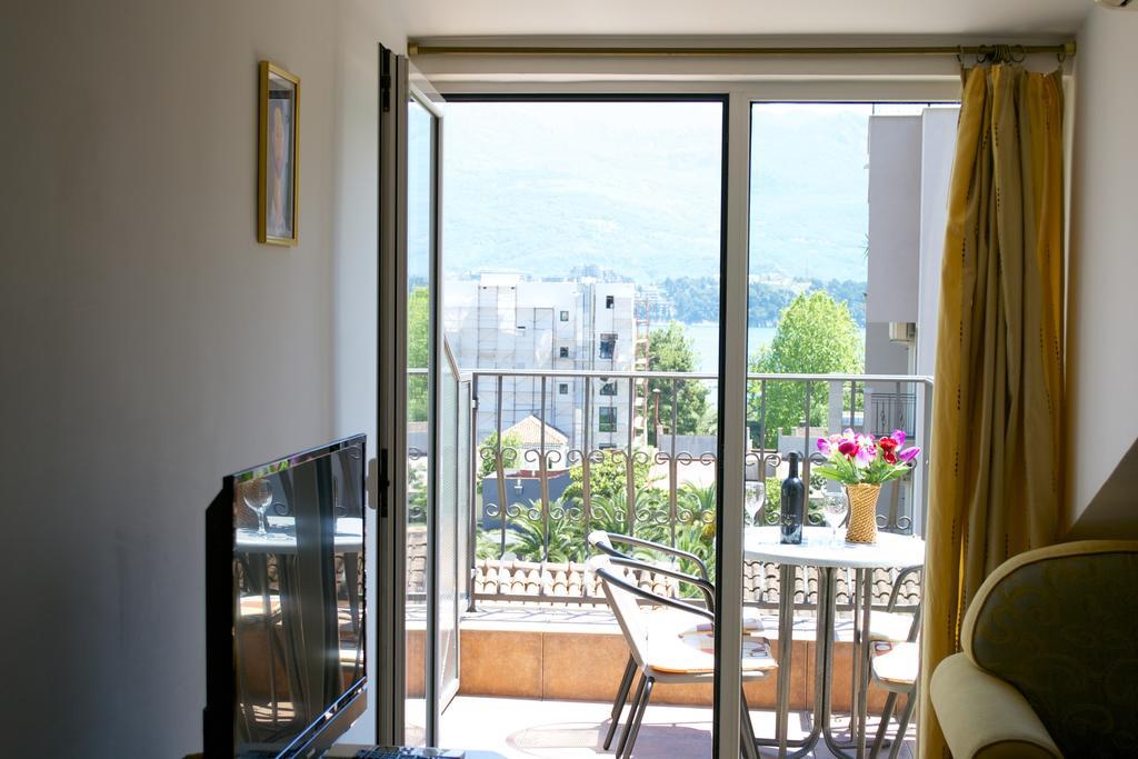 Apartments Luka Budva Luaran gambar