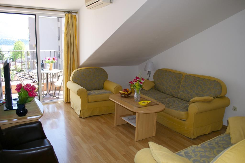 Apartments Luka Budva Luaran gambar