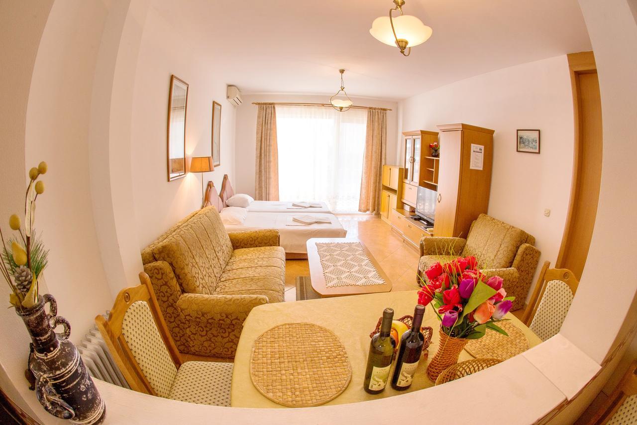 Apartments Luka Budva Luaran gambar