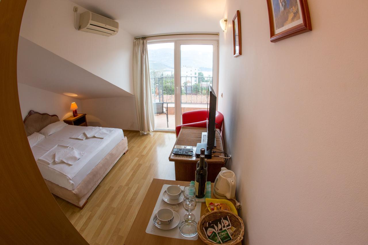 Apartments Luka Budva Luaran gambar