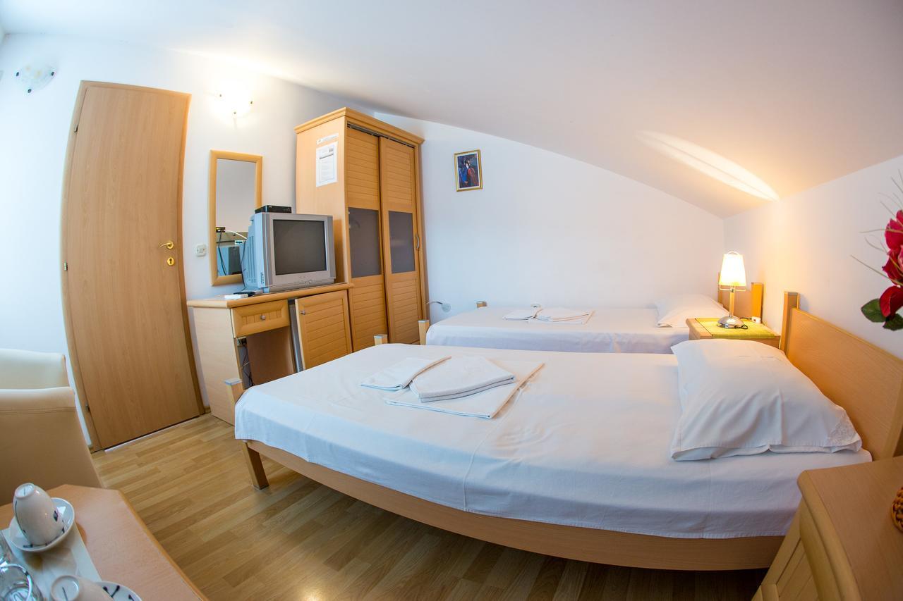 Apartments Luka Budva Luaran gambar