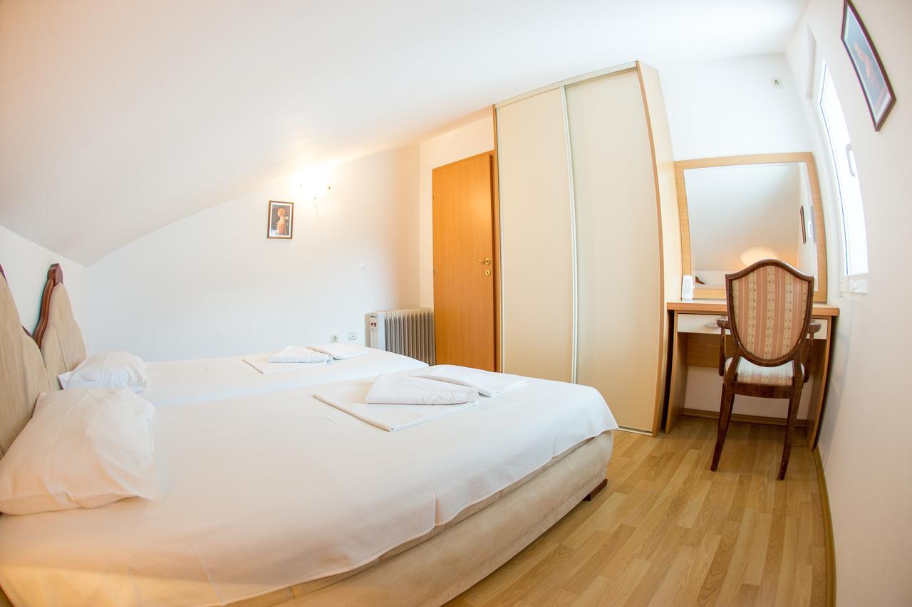 Apartments Luka Budva Luaran gambar